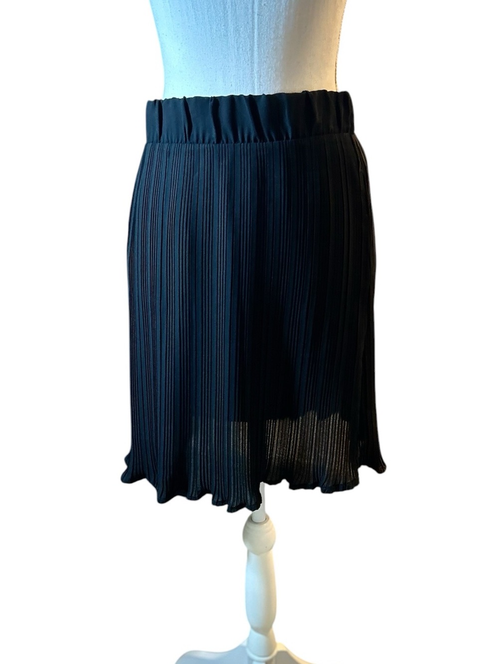Pleione Black Pleated Lined Knee Length Skirt